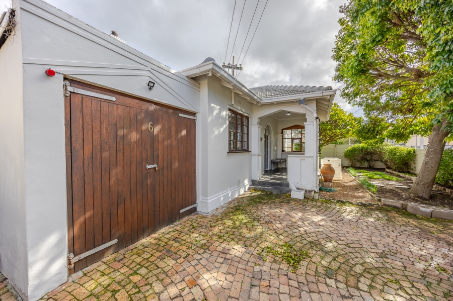 4 Bedroom Property for Sale in Wynberg Upper Western Cape
